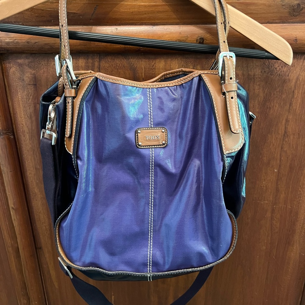 Tod’s G line bag coated leather blue. Great condition. Includes cross body strap